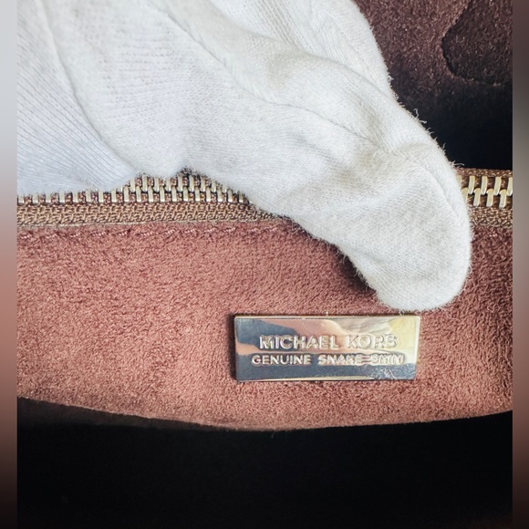 Set of 2 Michael Kors Snakeskin tote with Matching Long Wallet Shoulder Strap - Picture 9 of 15